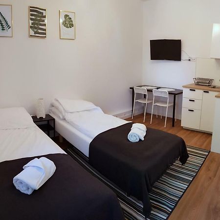 Apartamenty Metro Targowek Варшава Екстериор снимка